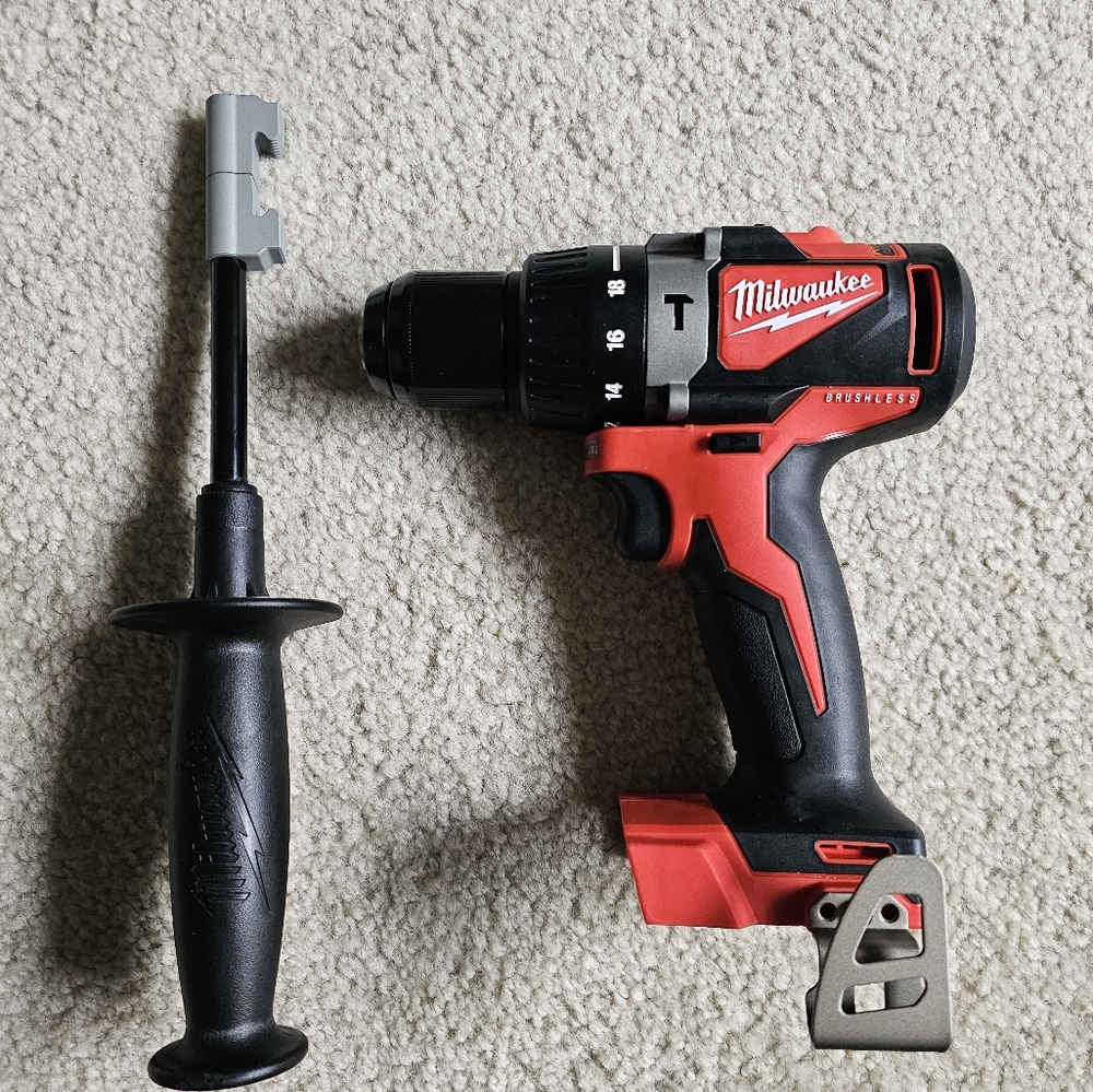 Milwaukee Tool M18 18V Lithium-Ion Brushless Cordless 1/2-Inch Compact Hammer Dr